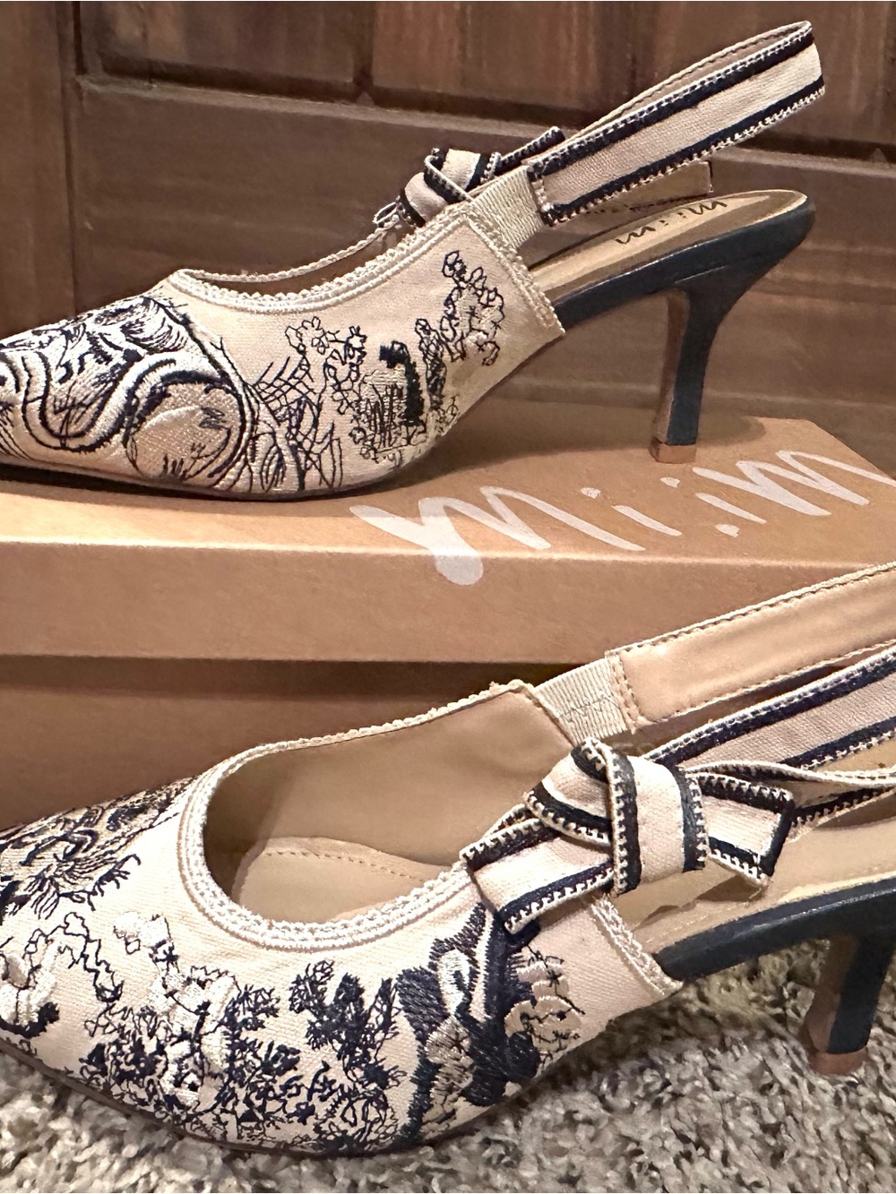 Mi.iM Women’s Size 10 Beige and Navy Embroidered Slingback Kitten Heels